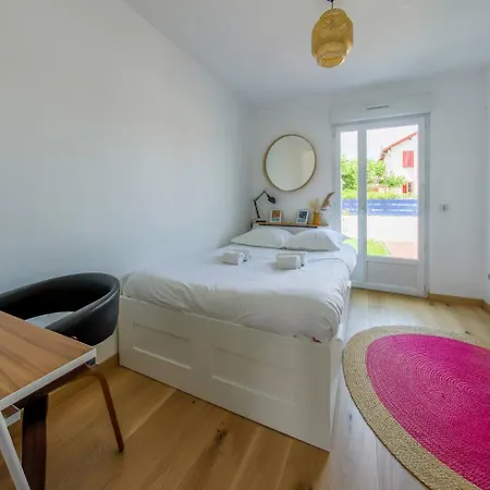 Apartment De Charme A 3km Des Plages Avec Parking Jardin *