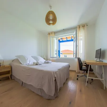 Apartment De Charme A 3km Des Plages Avec Parking Jardin *